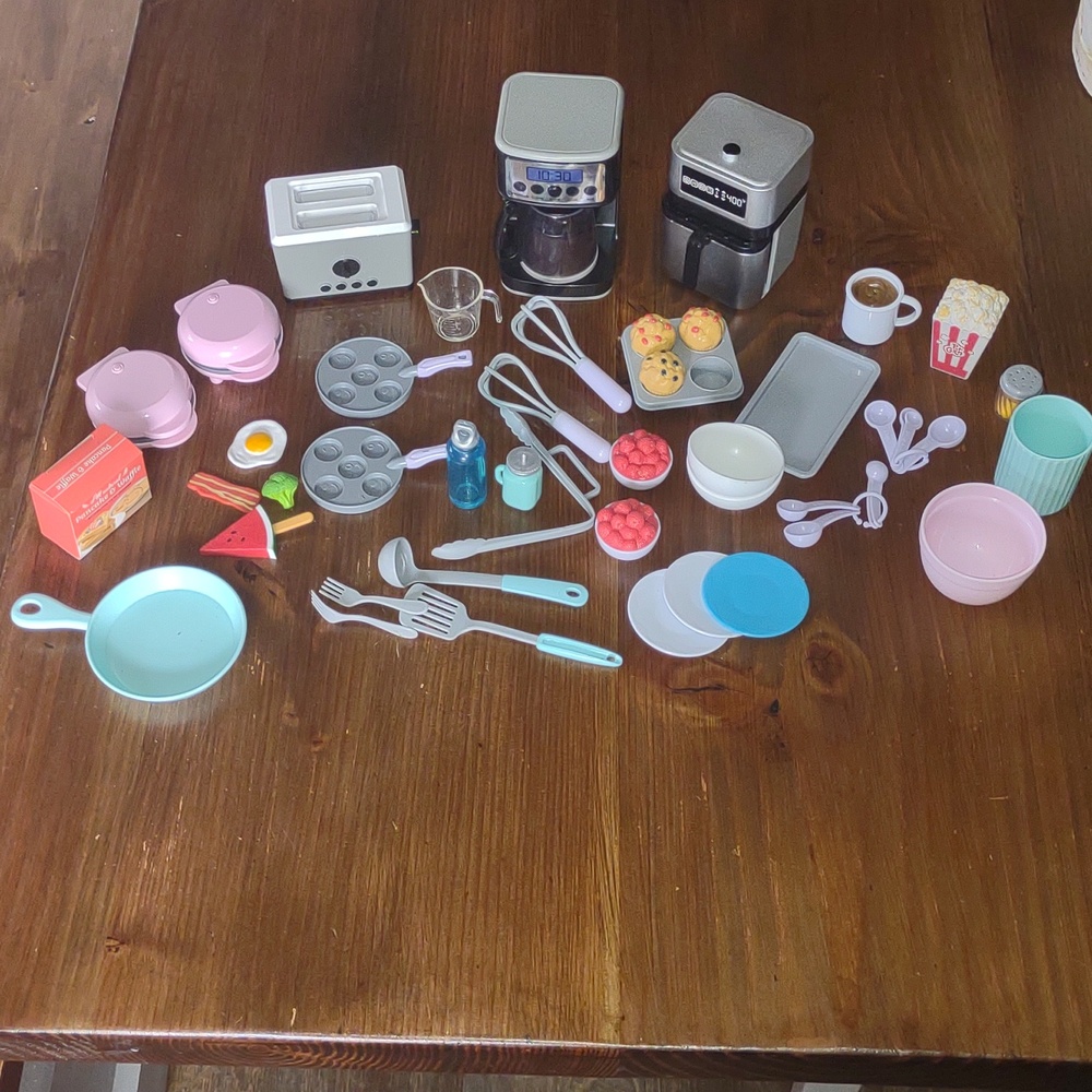 Doll cooking and baking accessories